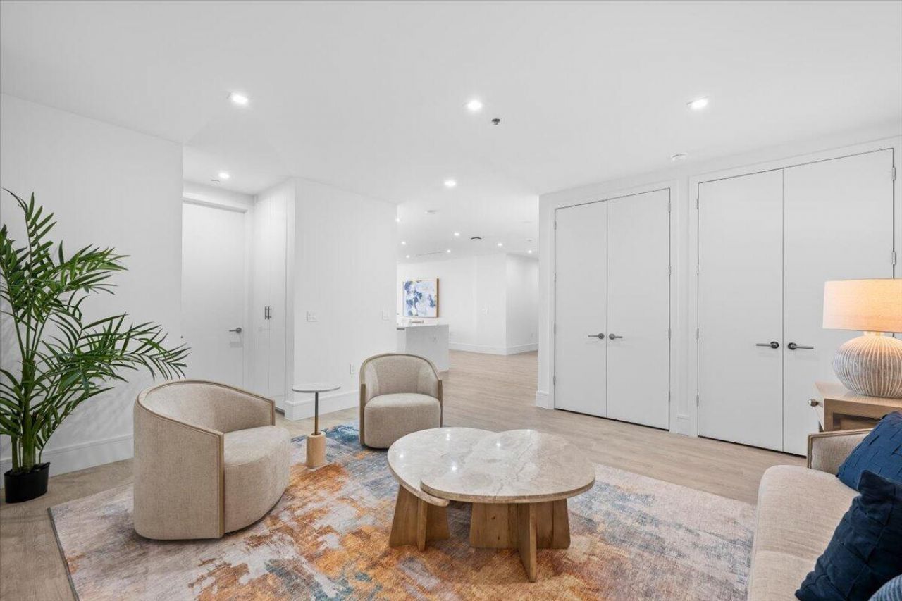 220 Lake Shore Drive, Unit 710, West Palm Beach, FL 33403 Photo