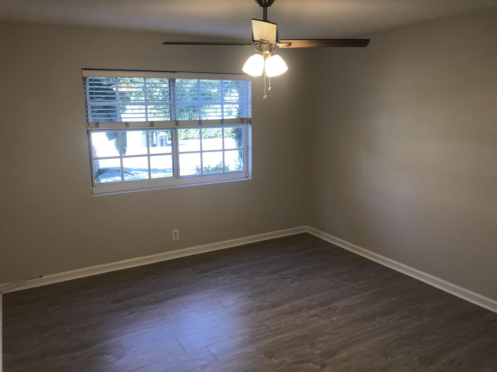 120 N Lakeside Drive, Unit Apartment, Lake Worth Beach, FL 33460 Photo
