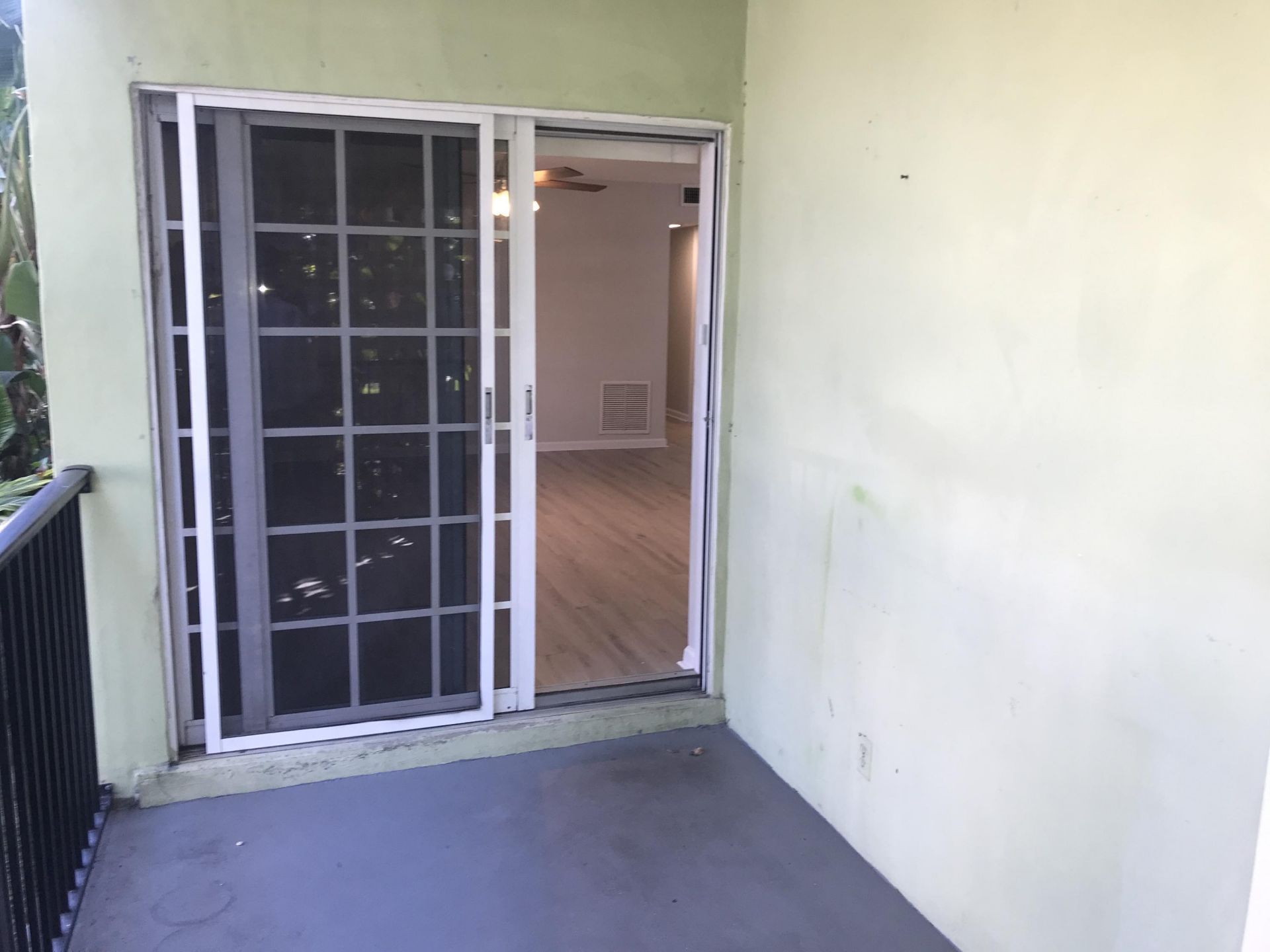 120 N Lakeside Drive, Unit Apartment, Lake Worth Beach, FL 33460 Photo