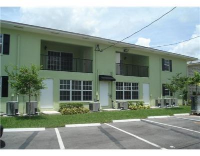 120 N Lakeside Drive, Unit Apartment, Lake Worth Beach, FL 33460 Photo