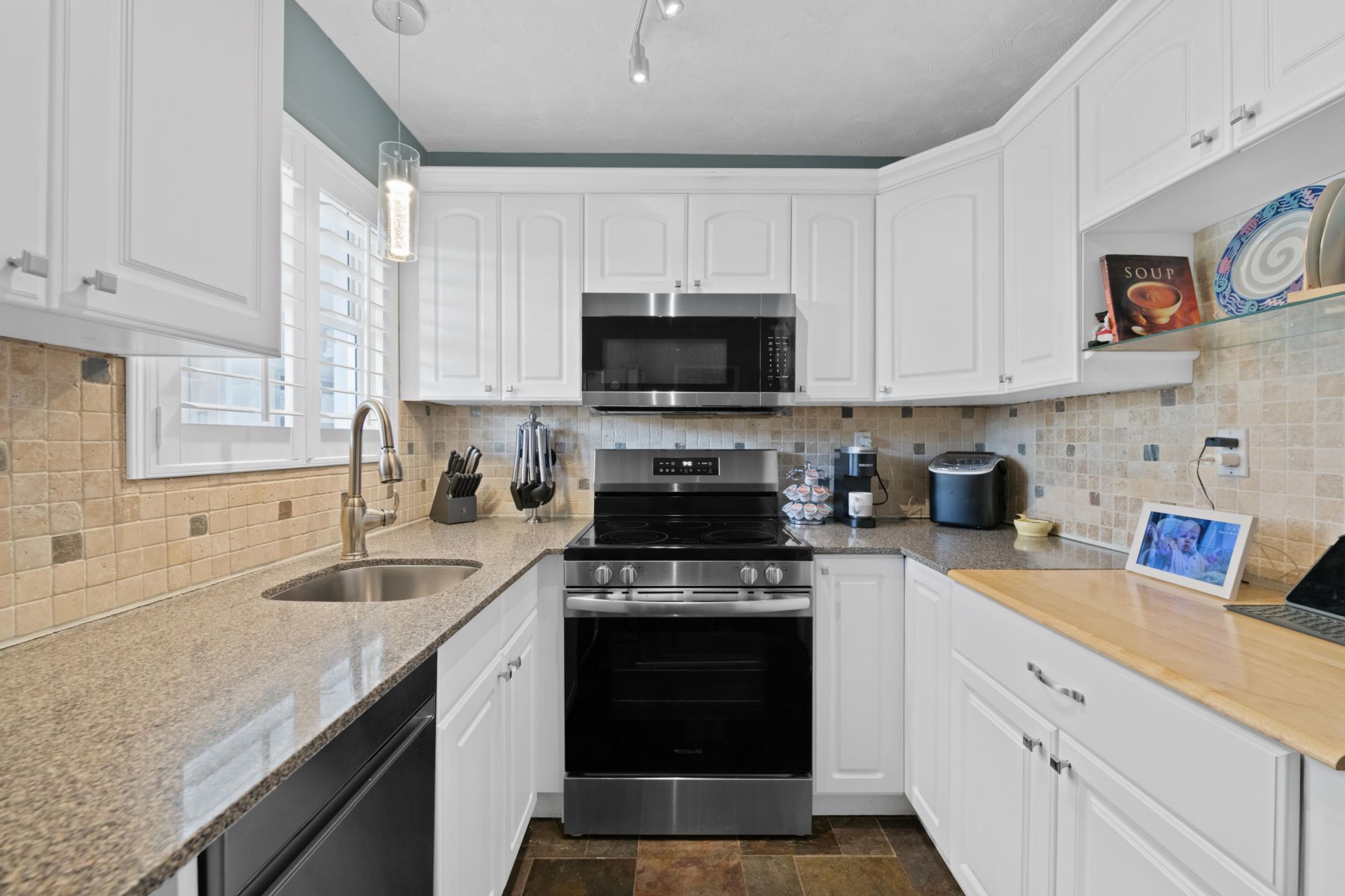 535 Hendricks Isle, Unit 106, Fort Lauderdale, FL 33301 Photo