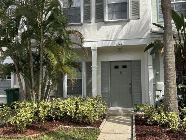 7844 Dixie Beach Circle, Tamarac, FL 33321