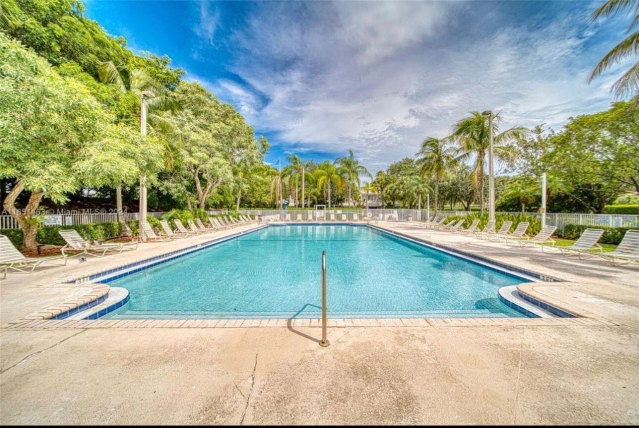 7844 Dixie Beach Circle, Tamarac, FL 33321 Photo