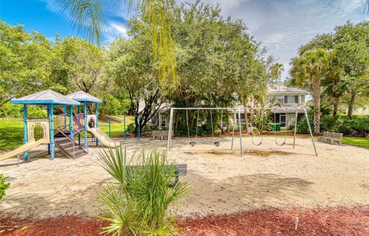 7844 Dixie Beach Circle, Tamarac, FL 33321 Photo