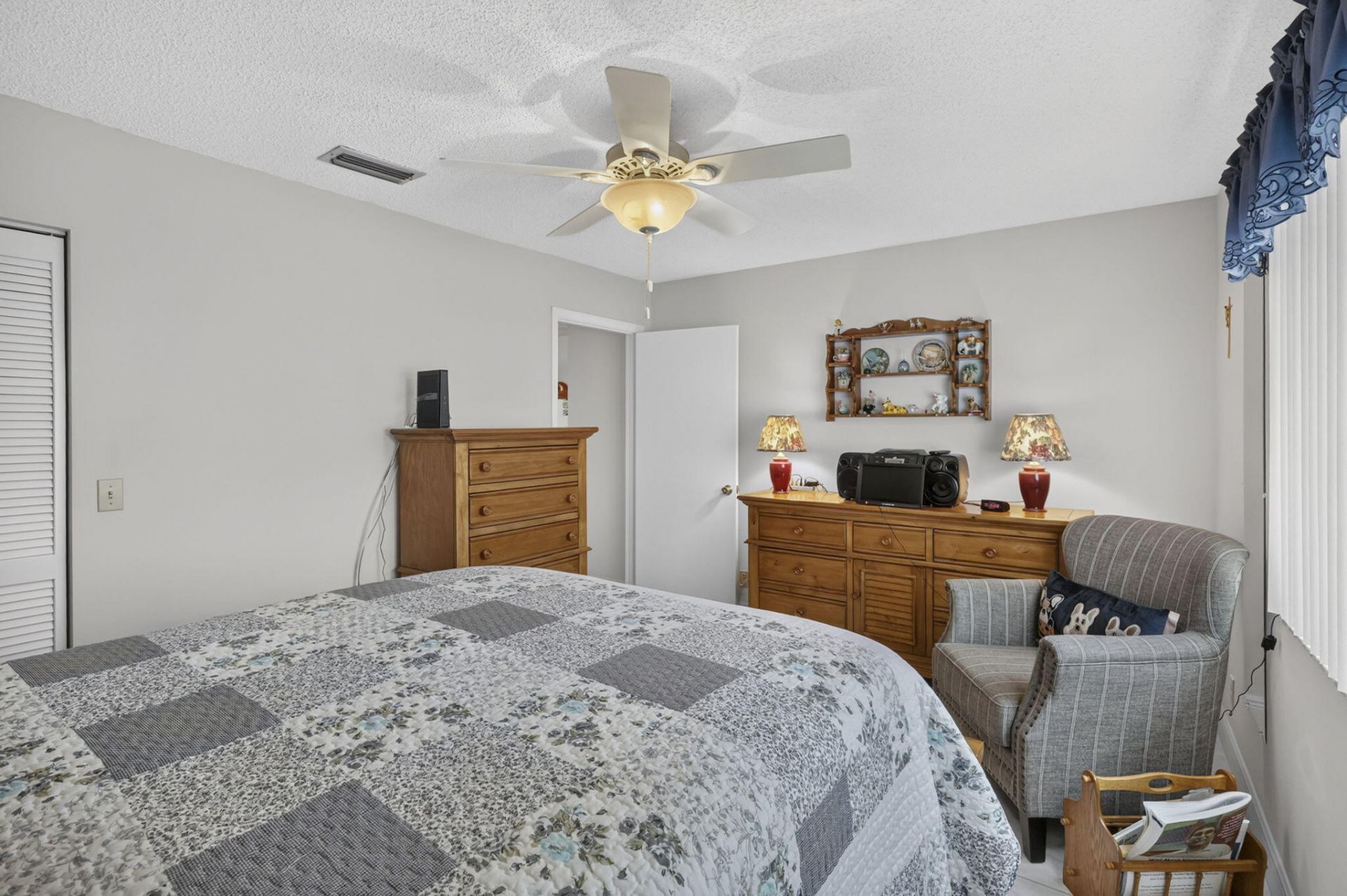 2641 Gately Drive W, Unit 1301, West Palm Beach, FL 33415 Photo