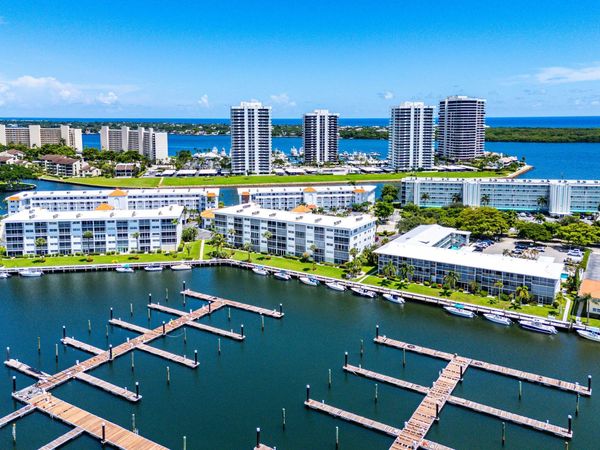 29 Yacht Club Drive, Unit 304, North Palm Beach, FL 33408