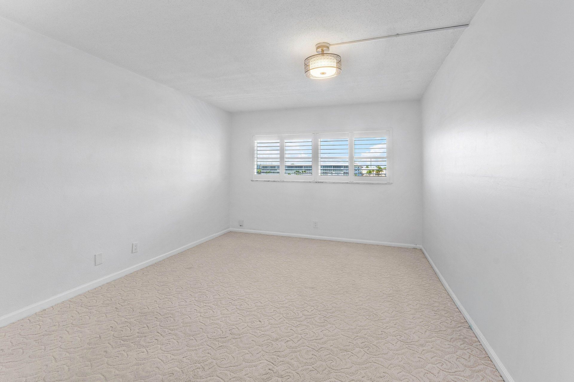 29 Yacht Club Drive, Unit 304, North Palm Beach, FL 33408 Photo
