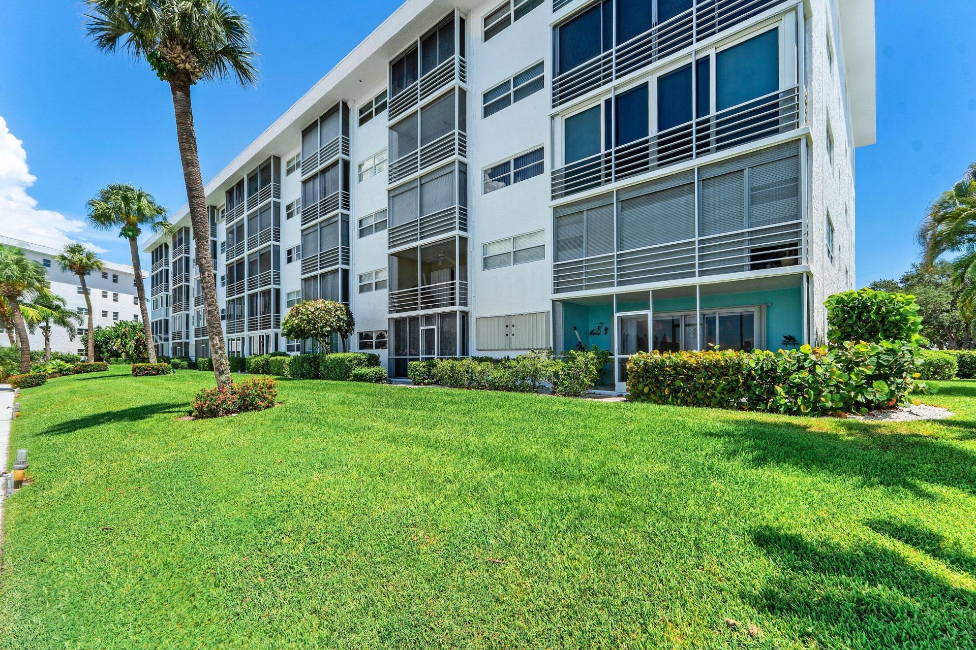 29 Yacht Club Drive, Unit 304, North Palm Beach, FL 33408 Photo