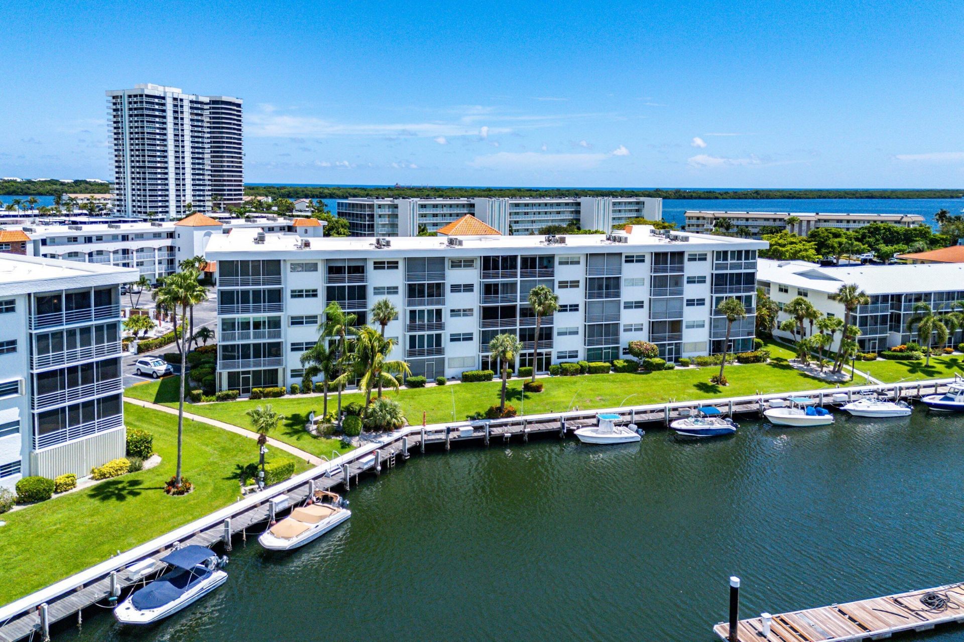 29 Yacht Club Drive, Unit 304, North Palm Beach, FL 33408 Photo