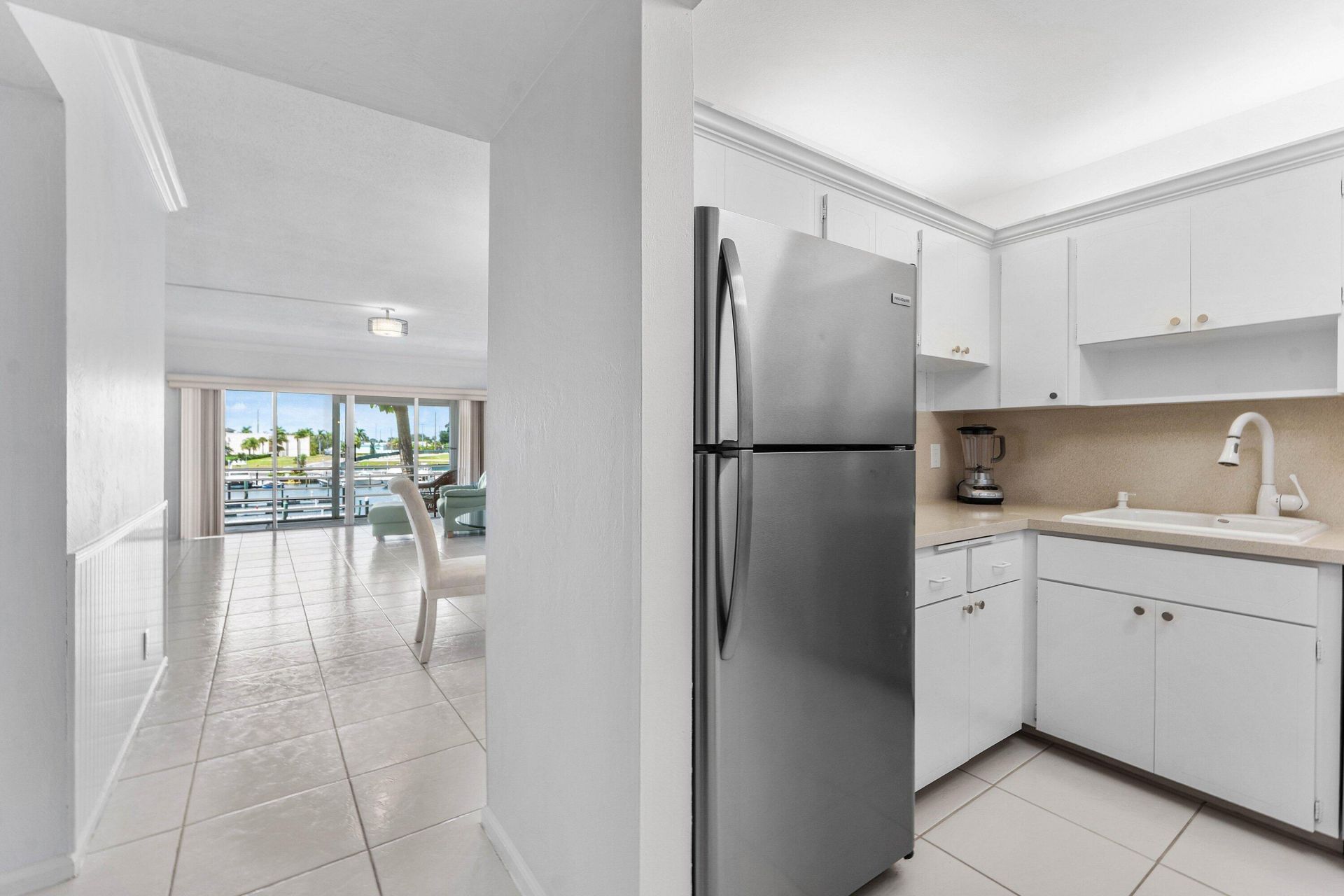 29 Yacht Club Drive, Unit 304, North Palm Beach, FL 33408 Photo