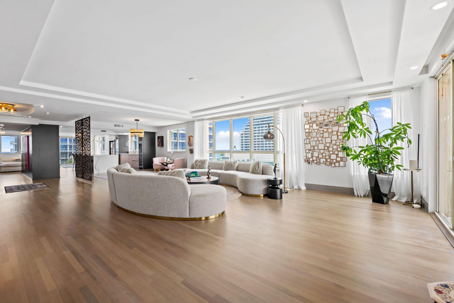 209 N Birch Road, Unit 1002, Fort Lauderdale, FL 33304 Photo