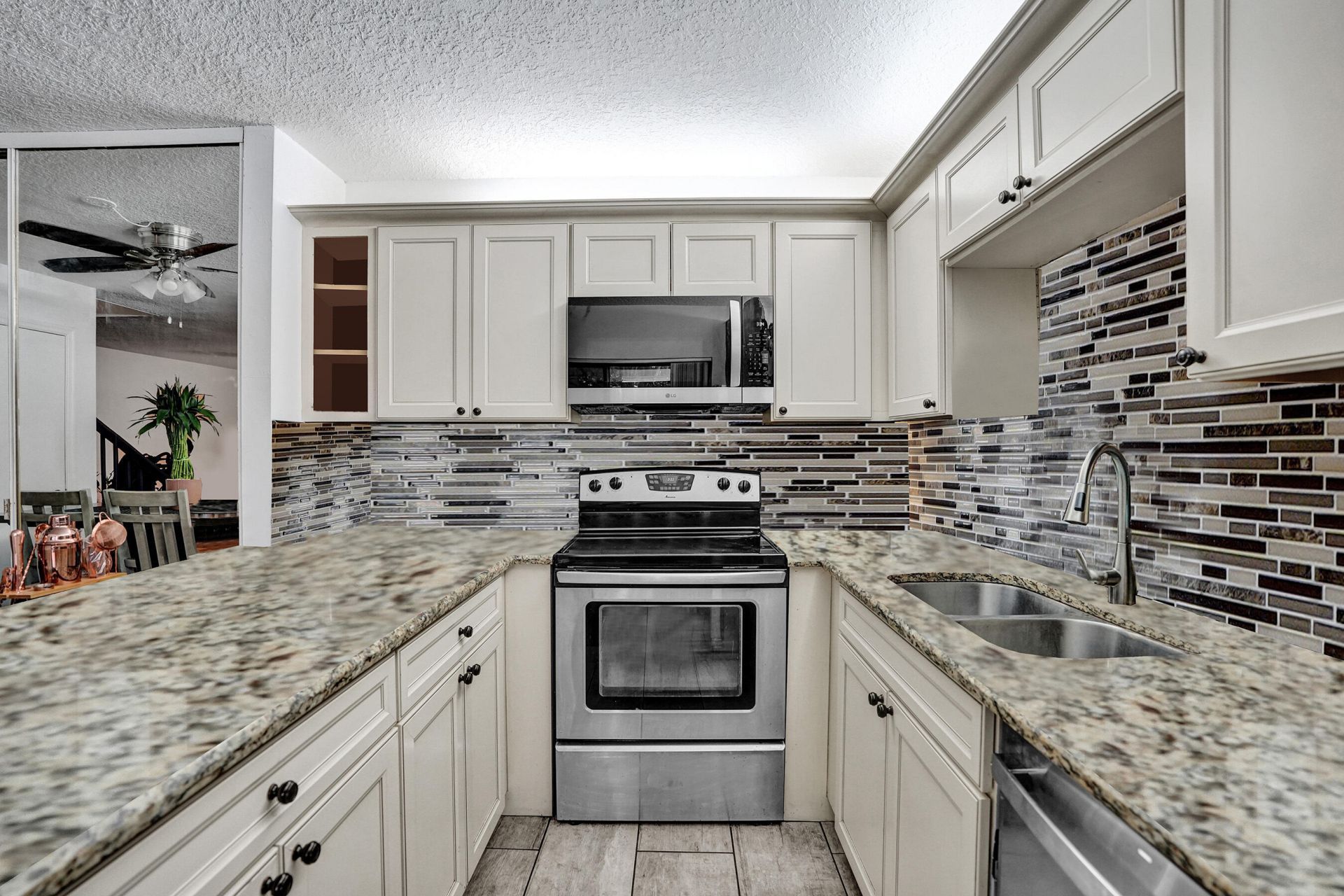 9993 NW 7th Street, Plantation, FL 33324 Photo