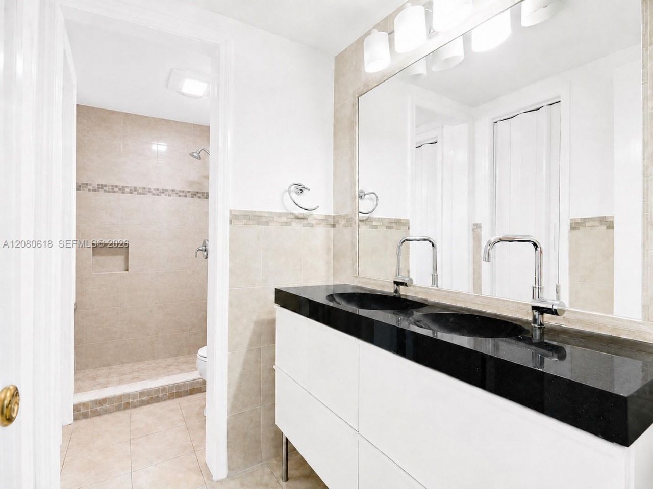 1850 W 56th St , Unit 2305, Hialeah, FL 33012 Photo