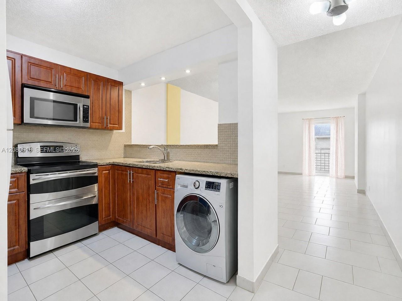 1850 W 56th St , Unit 2305, Hialeah, FL 33012 Photo