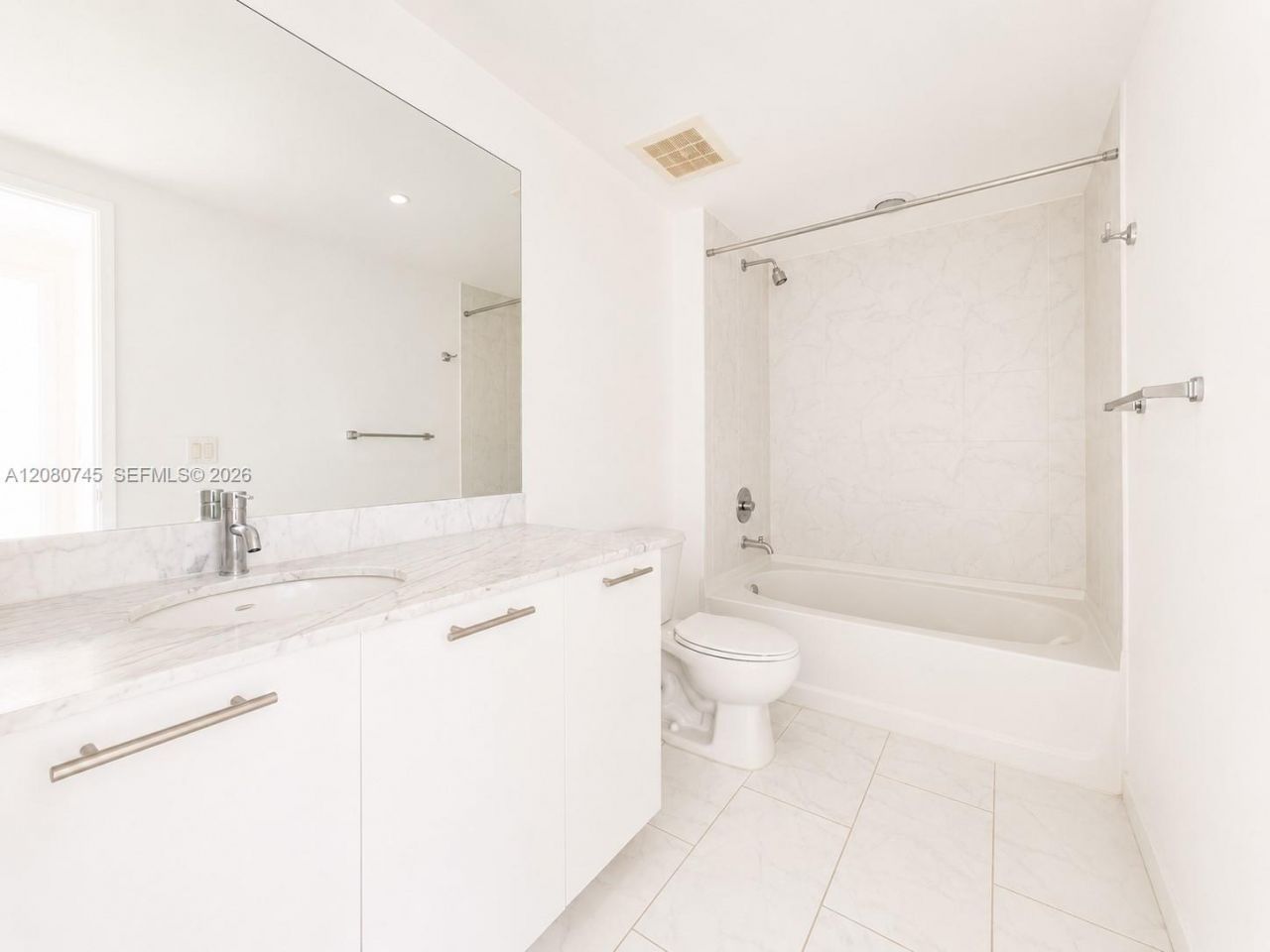 951 Brickell Ave , Unit 2407, Miami, FL 33131 Photo