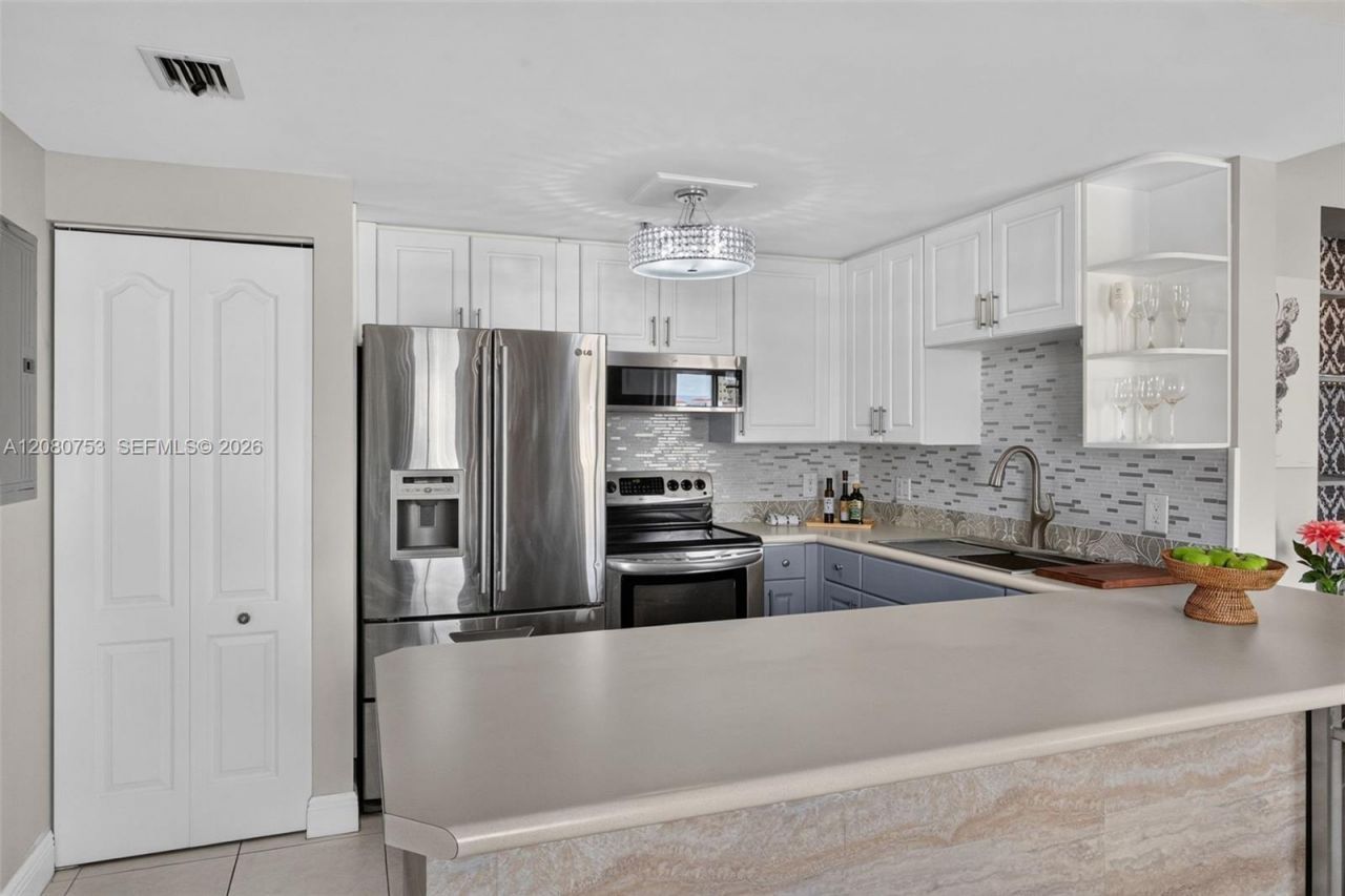 1627 SW 37th Ave, Unit 502, Miami, FL 33145 Photo