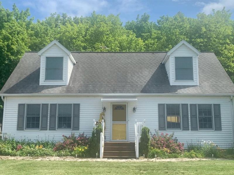 404 Sweet Valley Lane, Kelleys Island, OH 43438 Photo 9