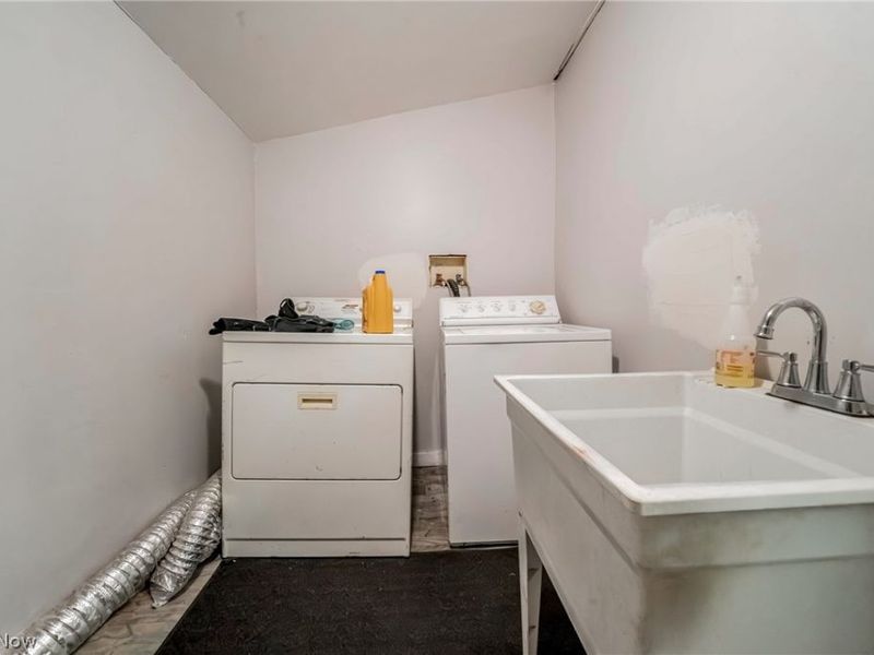 7426 Spafford Road, Cleveland, OH 44105 Photo 38