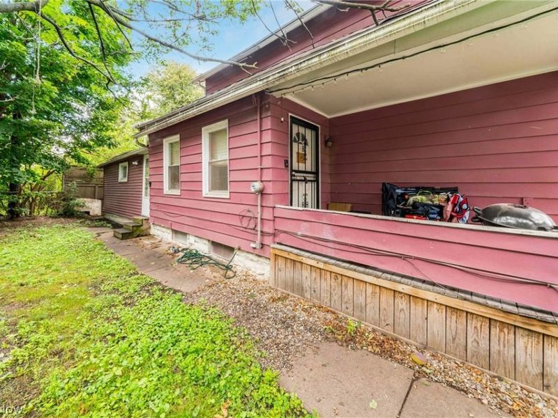 7426 Spafford Road, Cleveland, OH 44105 Photo 4