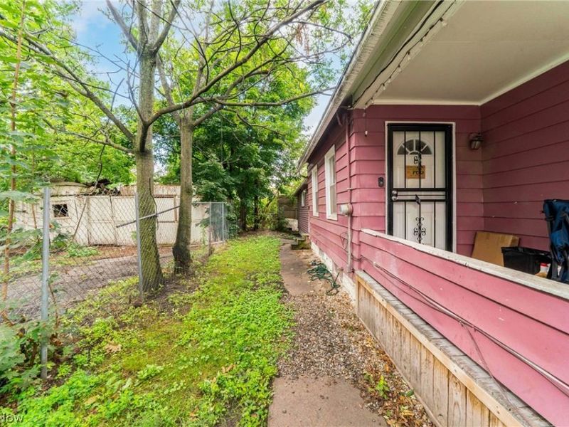 7426 Spafford Road, Cleveland, OH 44105 Photo 5