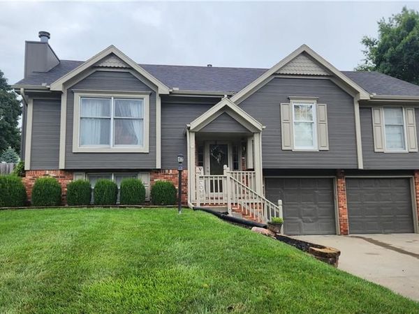 2801 Quail Drive, St Joseph, MO 64506