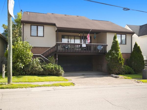 121 E 4th Street, Weston, WV 26452