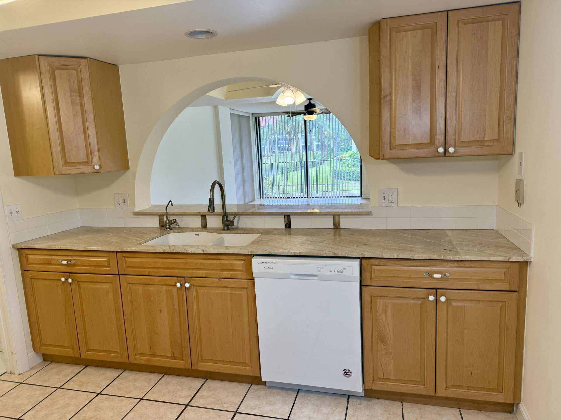 7030 Half Moon Circle, Unit 121, Hypoluxo, FL 33462 Photo