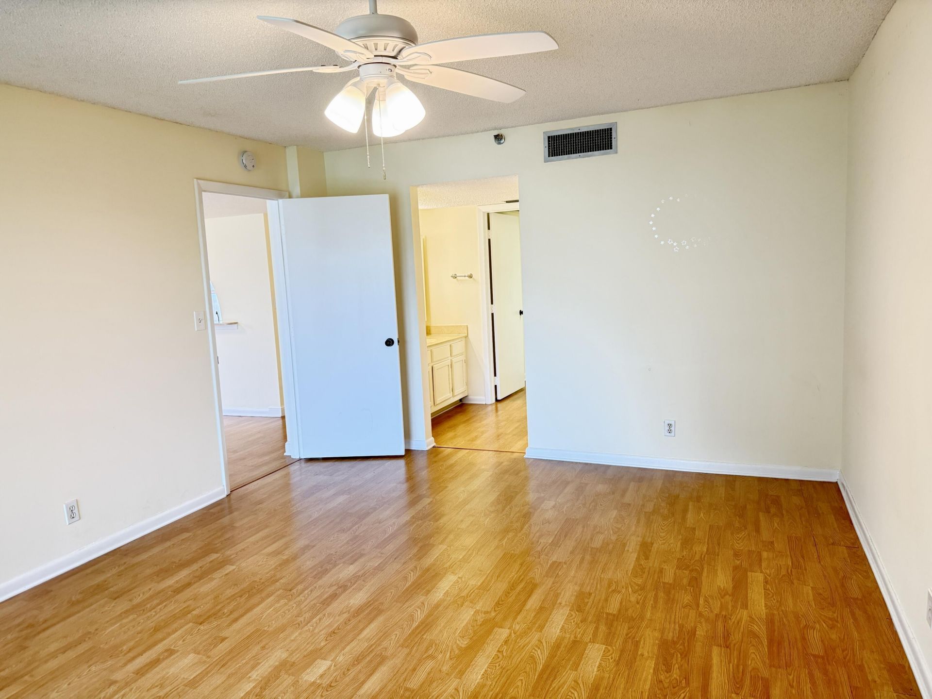 7030 Half Moon Circle, Unit 121, Hypoluxo, FL 33462 Photo