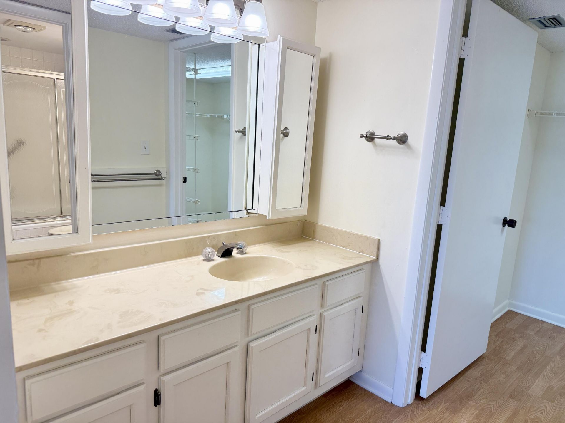 7030 Half Moon Circle, Unit 121, Hypoluxo, FL 33462 Photo