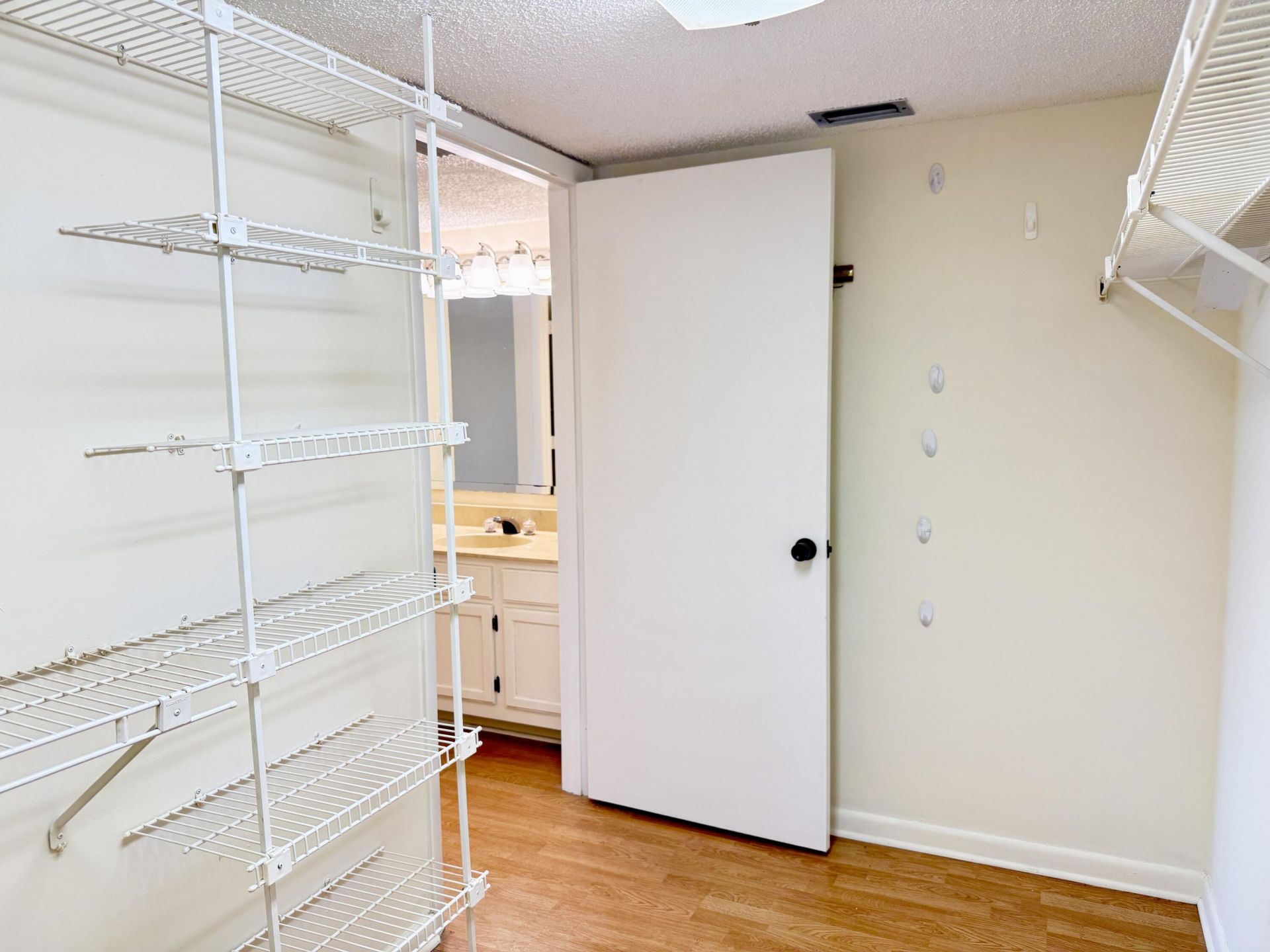 7030 Half Moon Circle, Unit 121, Hypoluxo, FL 33462 Photo