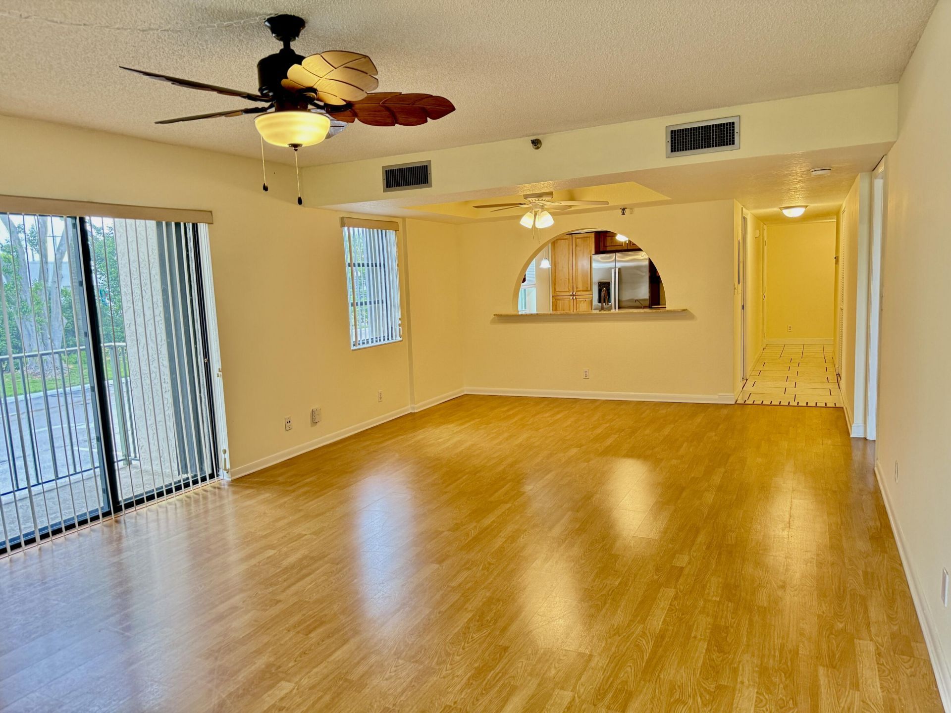 7030 Half Moon Circle, Unit 121, Hypoluxo, FL 33462 Photo