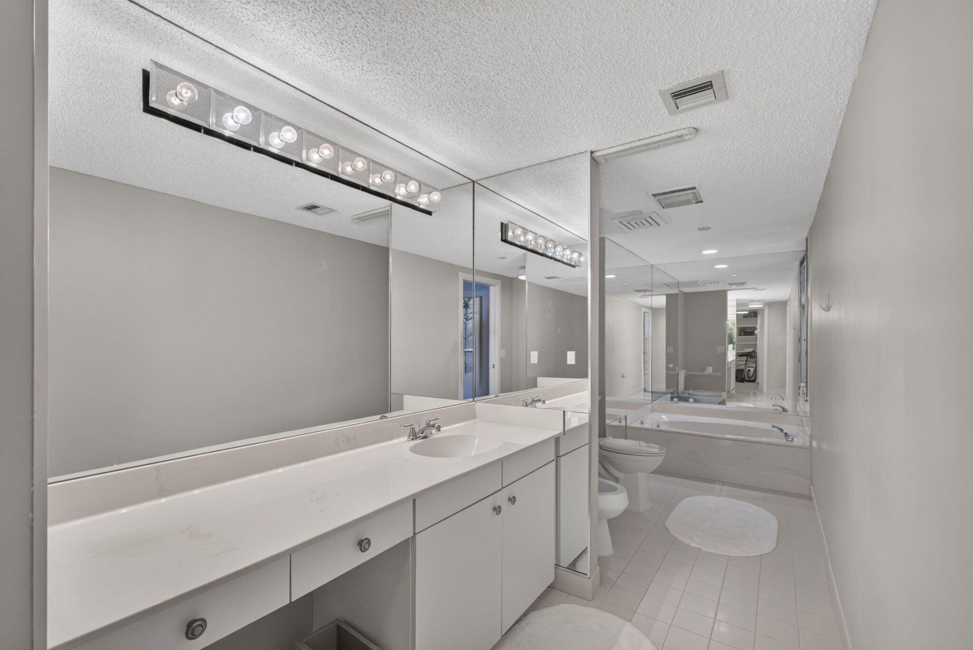 4100 N Ocean Drive, Unit 1904, Singer Island, FL 33404 Photo