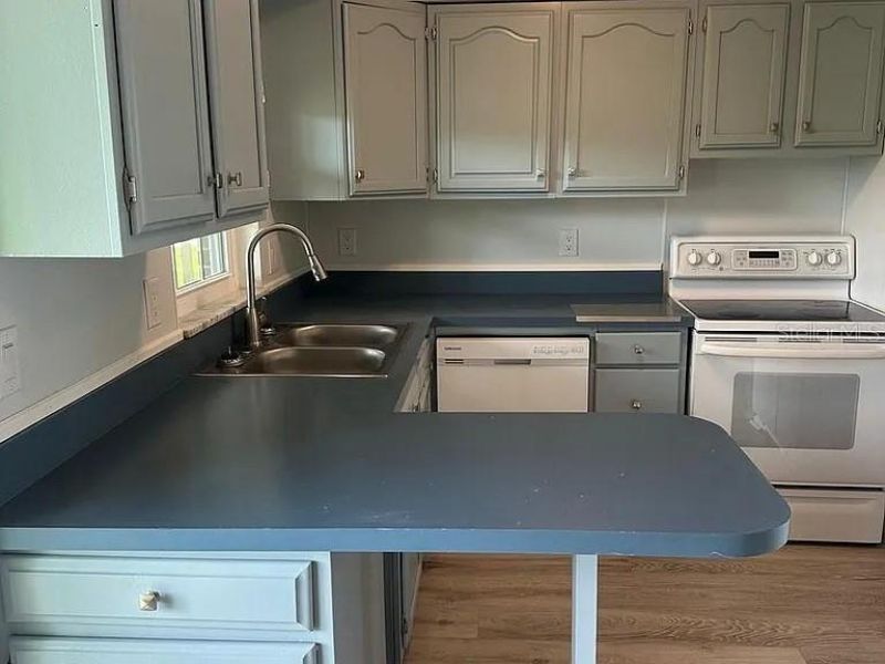 1920 E Edgewood Drive , Unit K9, Lakeland, FL 33803 Photo