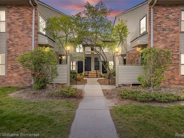 20745 Indian Creek Drive , Farmington Hills, Mi 48335