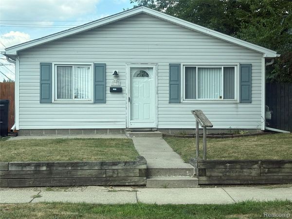 33 E Brockton Avenue , Madison Heights, Mi 48071