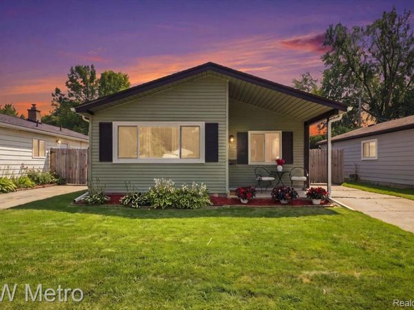 1762 E Granet Avenue, Hazel Park, Mi 48030