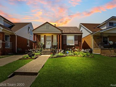 6847 Middlepointe Street , Dearborn, Mi 48126