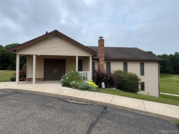 180 Grange Hall Road , Groveland Township, Mi 48462