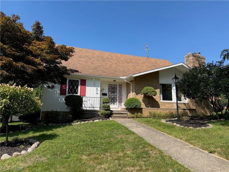 8595 Band Drive , Garfield Heights, OH 44125 Photo 1