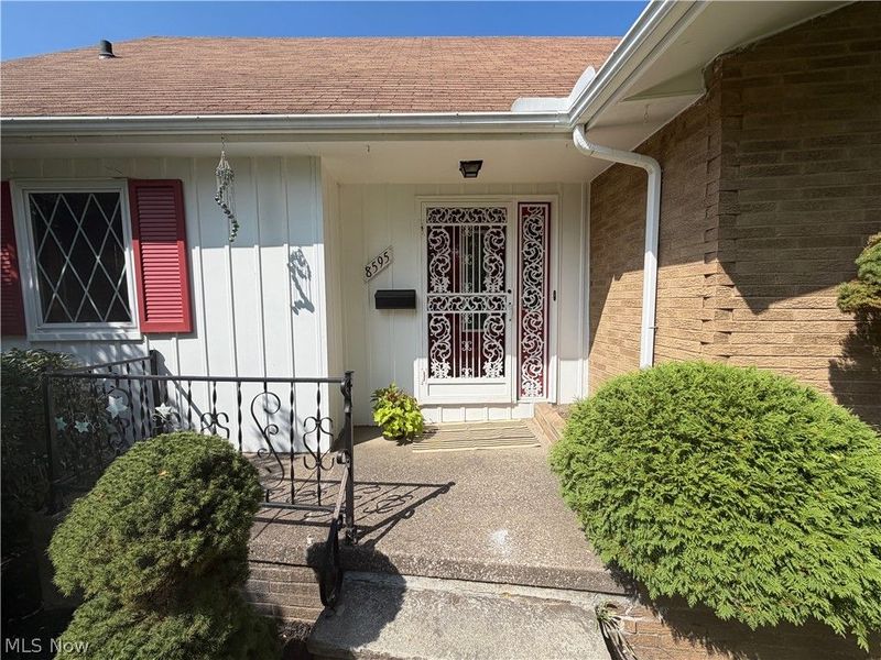8595 Band Drive , Garfield Heights, OH 44125 Photo 35