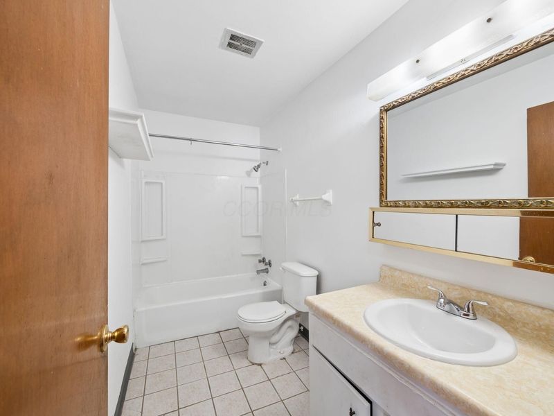 2408-2414 Red Coach Drive, Springfield, OH 45503 Photo 19