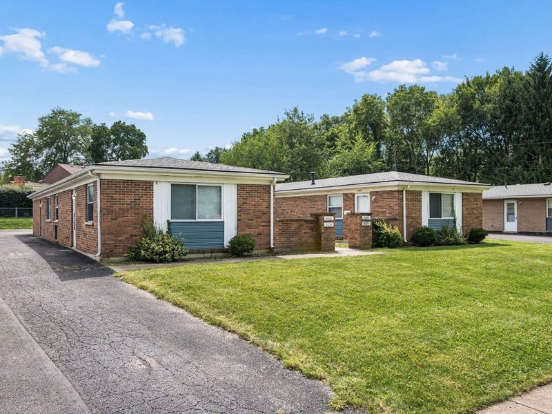 2408-2414 Red Coach Drive, Springfield, OH 45503 Photo 2