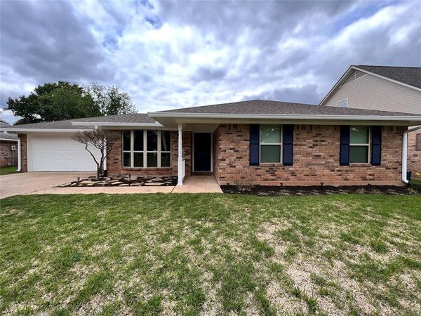 7642 Chesapeake Drive, Shreveport, LA 71105