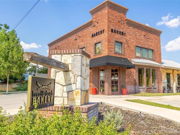 301 E Brown Street , San Saba, TX 76877