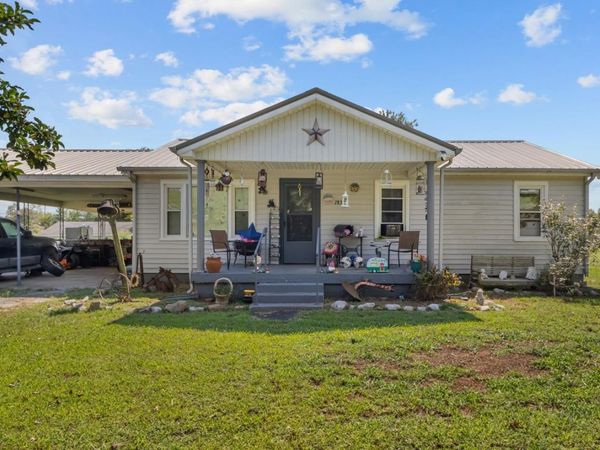 783 Saint Patrick St , Mc Ewen, TN 37101