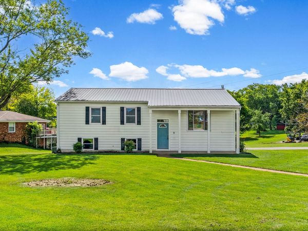 201 W Meadow Dr, Clarksville, TN 37043