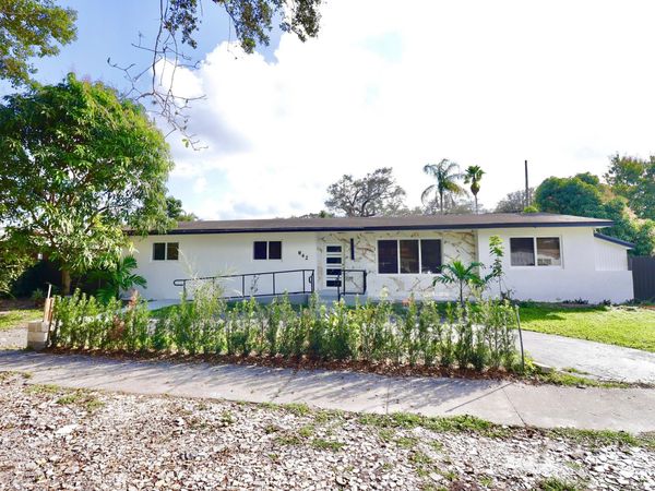 842 NE 154TH Street, Miami, FL 33162