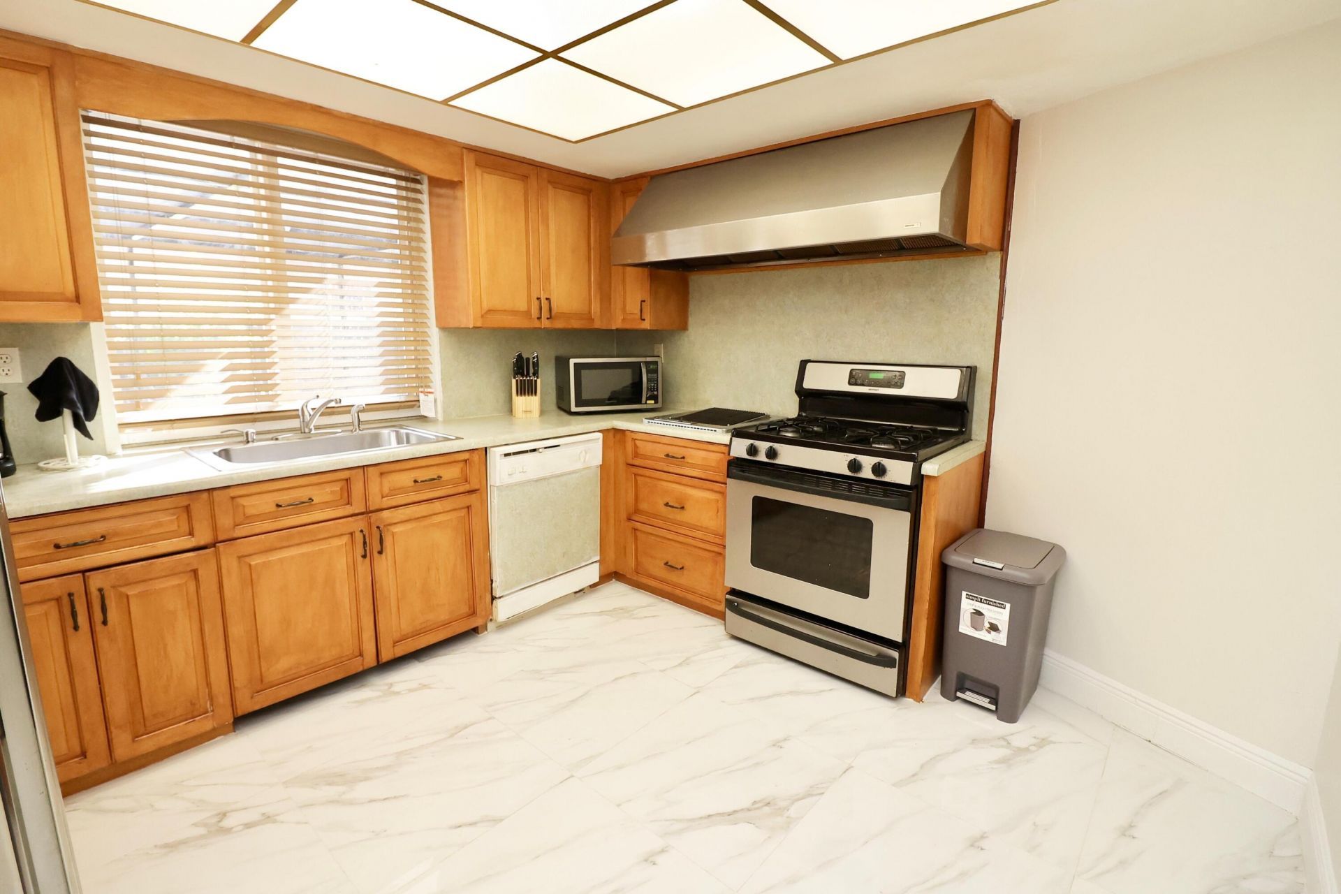 842 NE 154th Street, Miami, FL 33162 Photo