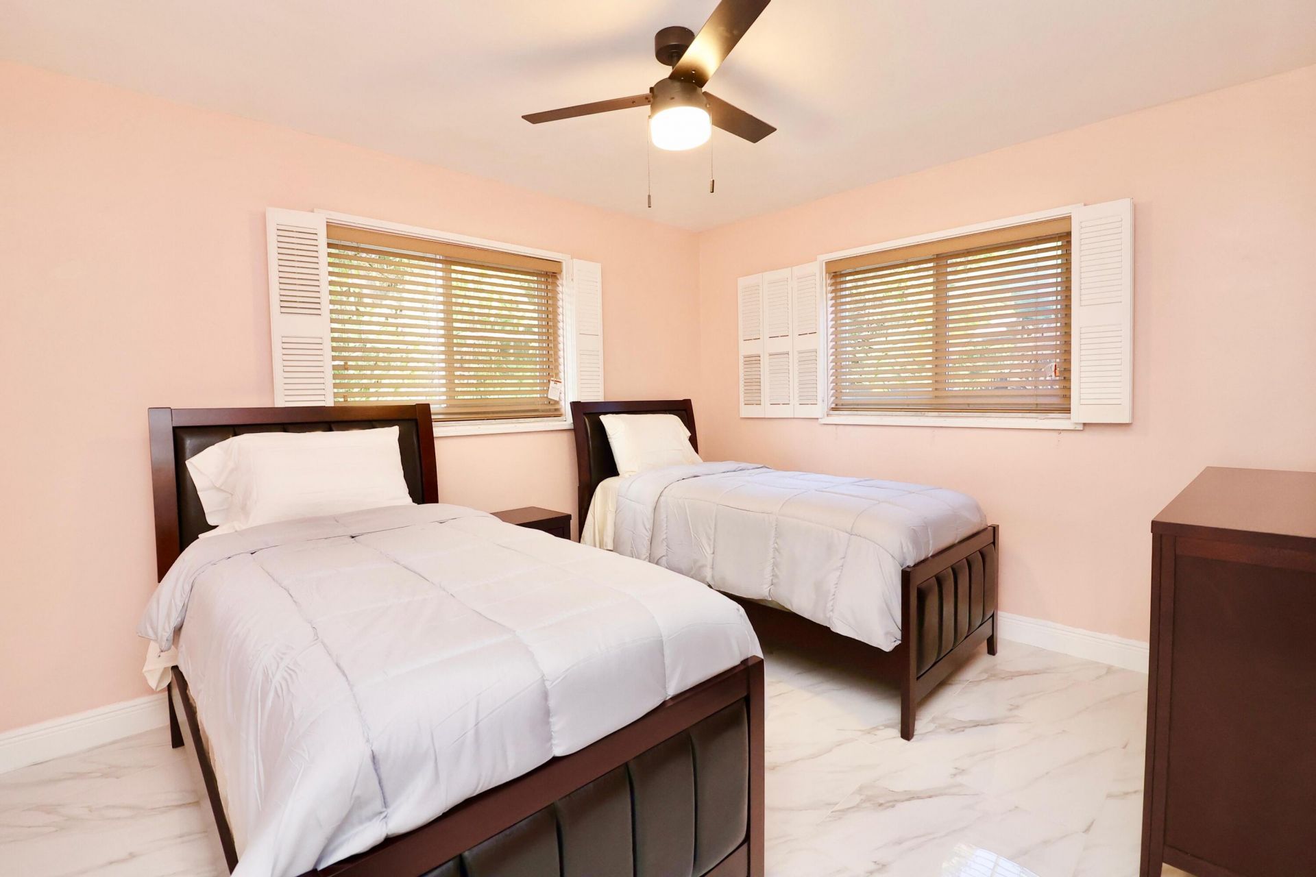 842 NE 154th Street, Miami, FL 33162 Photo