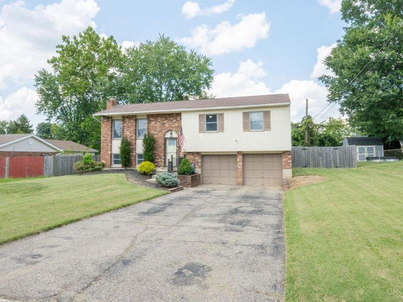 744 Stuart Lane, Union Township, OH 45245 Photo 2